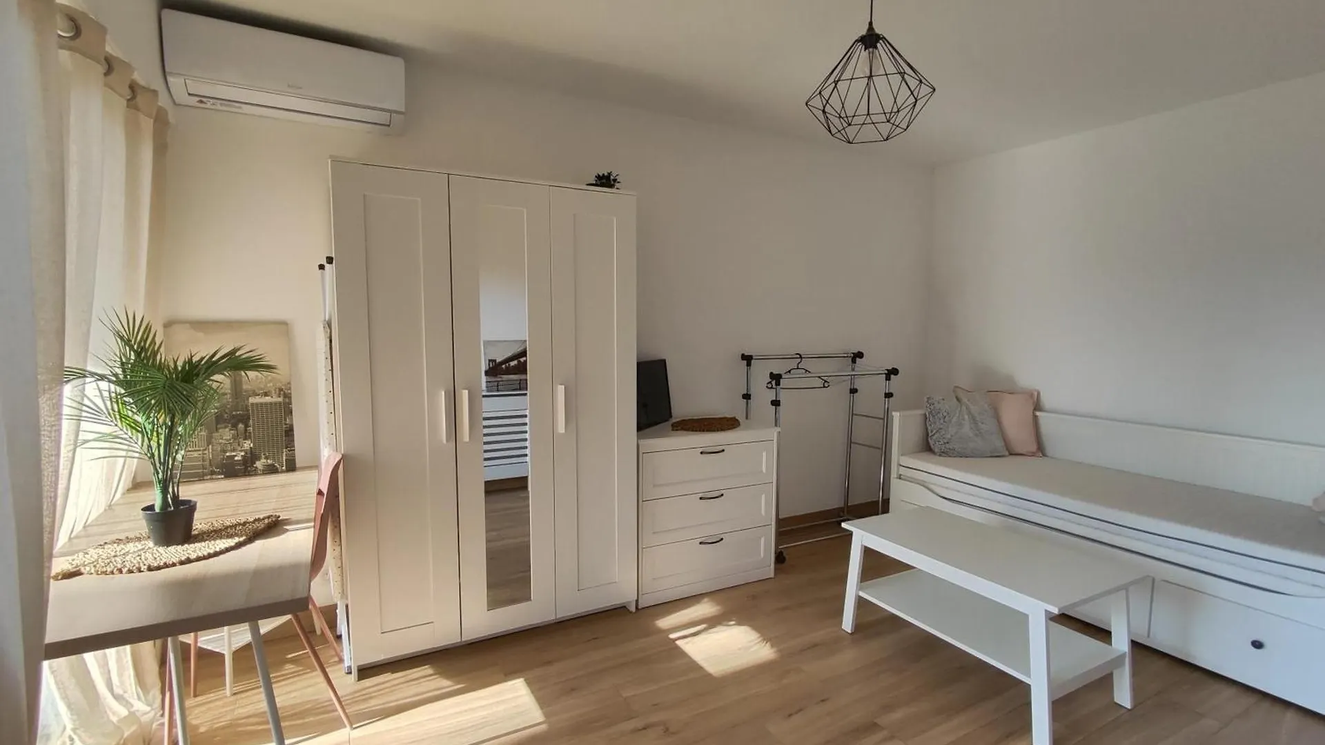 Studio Proche Plage Juan Les Pins Apartment Antibes 0*,  France